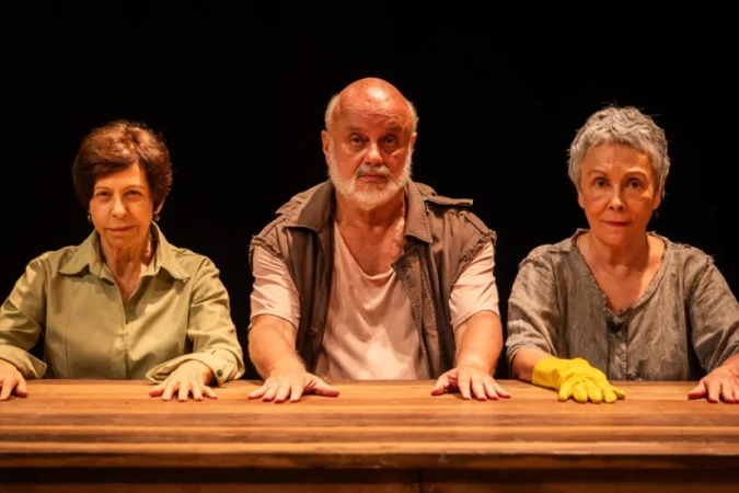 Interação trágica marca dramaturgia da peça As crianças, na Caixa